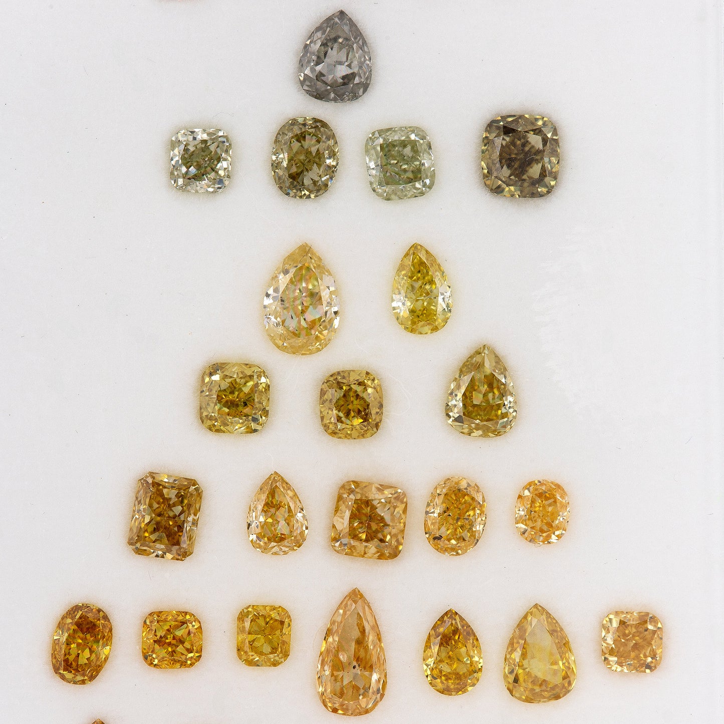 Multicolor Diamonds Untreated Natural Diamonds Fancy Intense Pink, Gray, Green, Yellow, orange Mix colors Parcel 5.31cts 37pcs mix shapes
