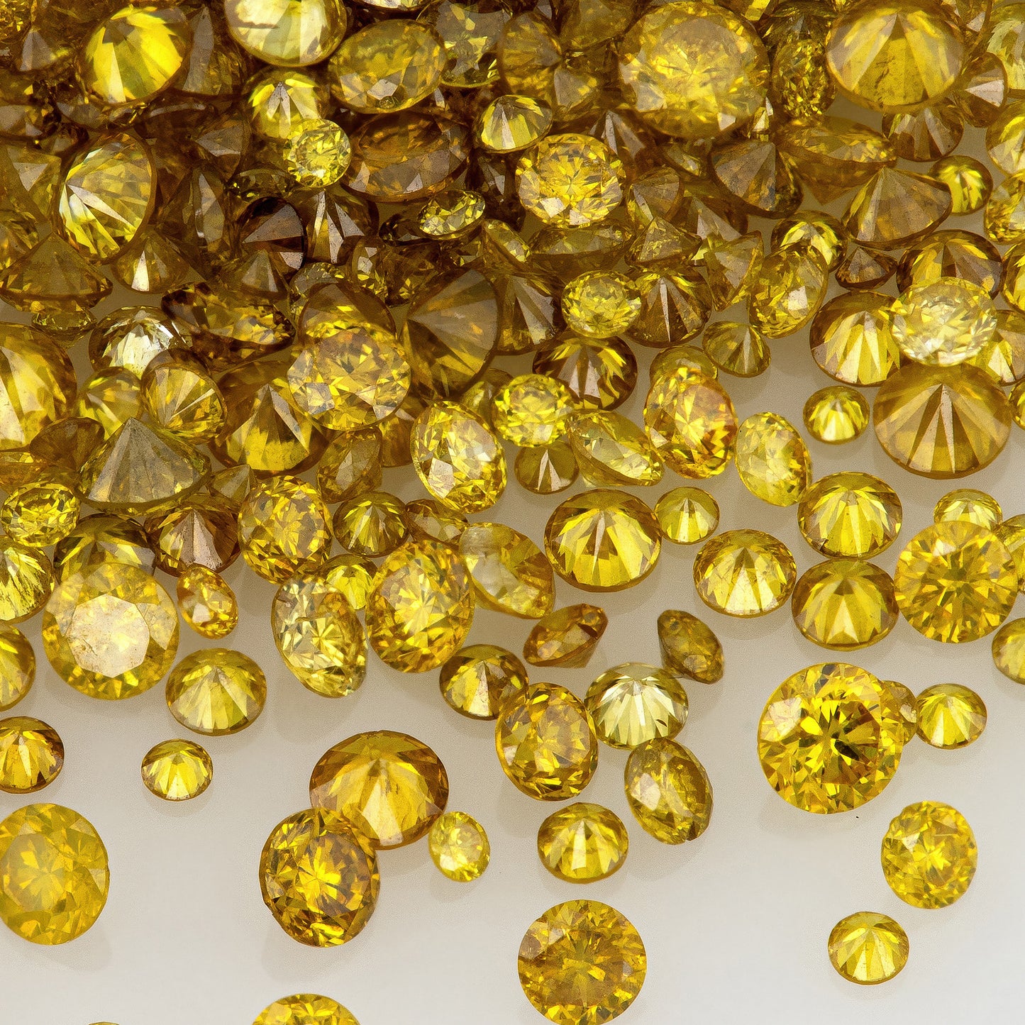 Fancy Greenish Canary | Canary Diamonds 0.25ct | Mix Scoop | Fancy Vivid Greenish Yellow | Untreated Natural Diamonds | Round | Melee | Accents | Canary Yellow