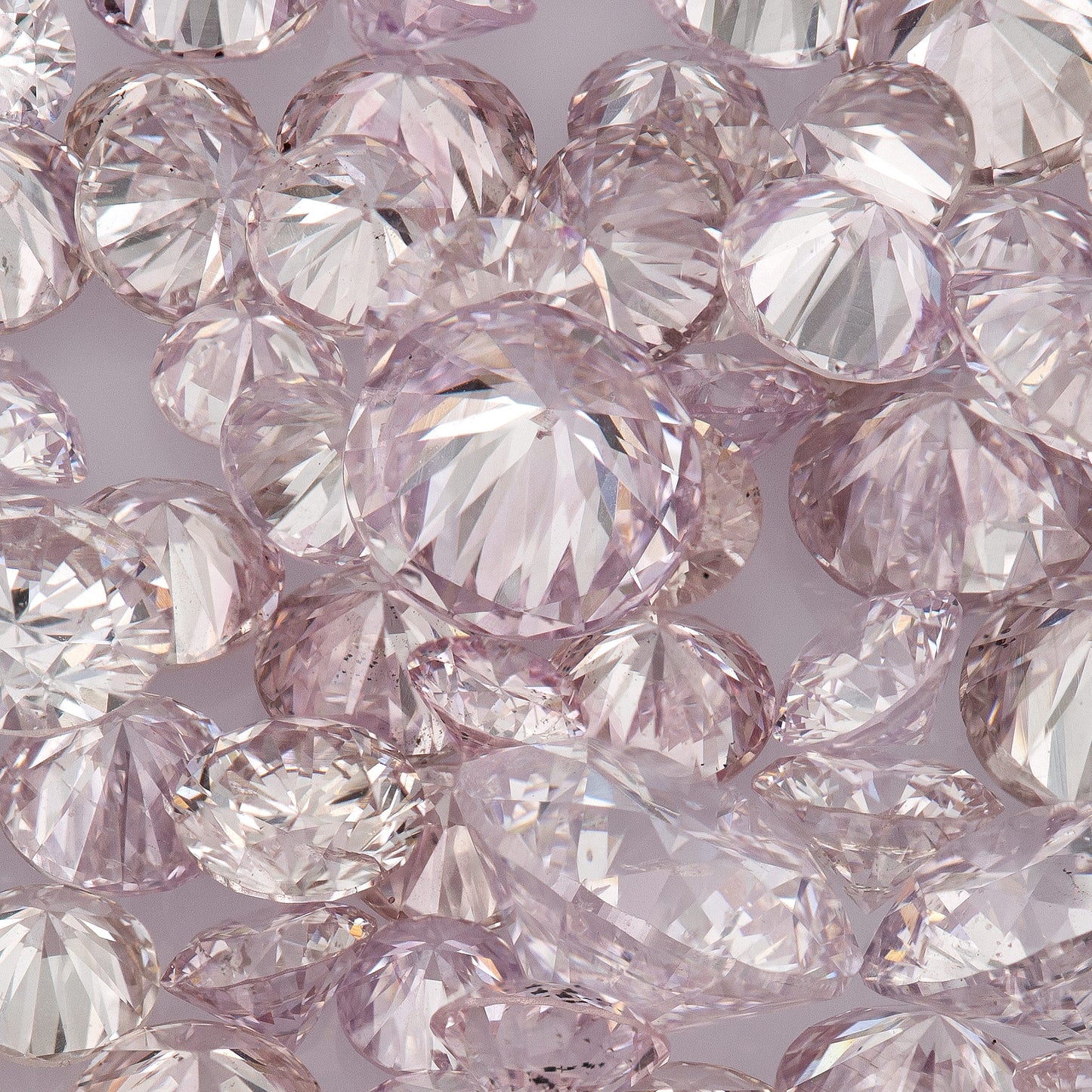 Light Purplish Pink (8-9PP/PR) | Argyle Purplish Pink Diamonds | Pink Untreated Natural Diamonds | Round | Melee | Accents | Cape Yellow
