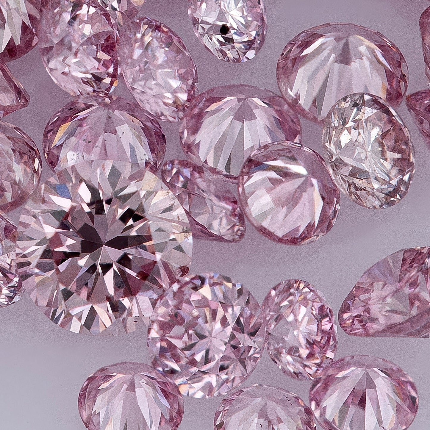 Fancy Vivid Purplish Pink 4PP AA | Argyle Purple Pink Diamonds Select | Vivid Purple Pink Diamonds | Untreated Natural Pink Diamond Round | Melee | Accents