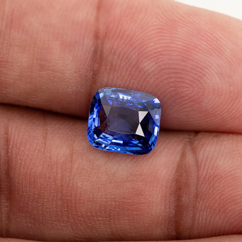 3.17 ct. Natural Blue Sapphire Cushion Ceylon Sri Lanka Heated