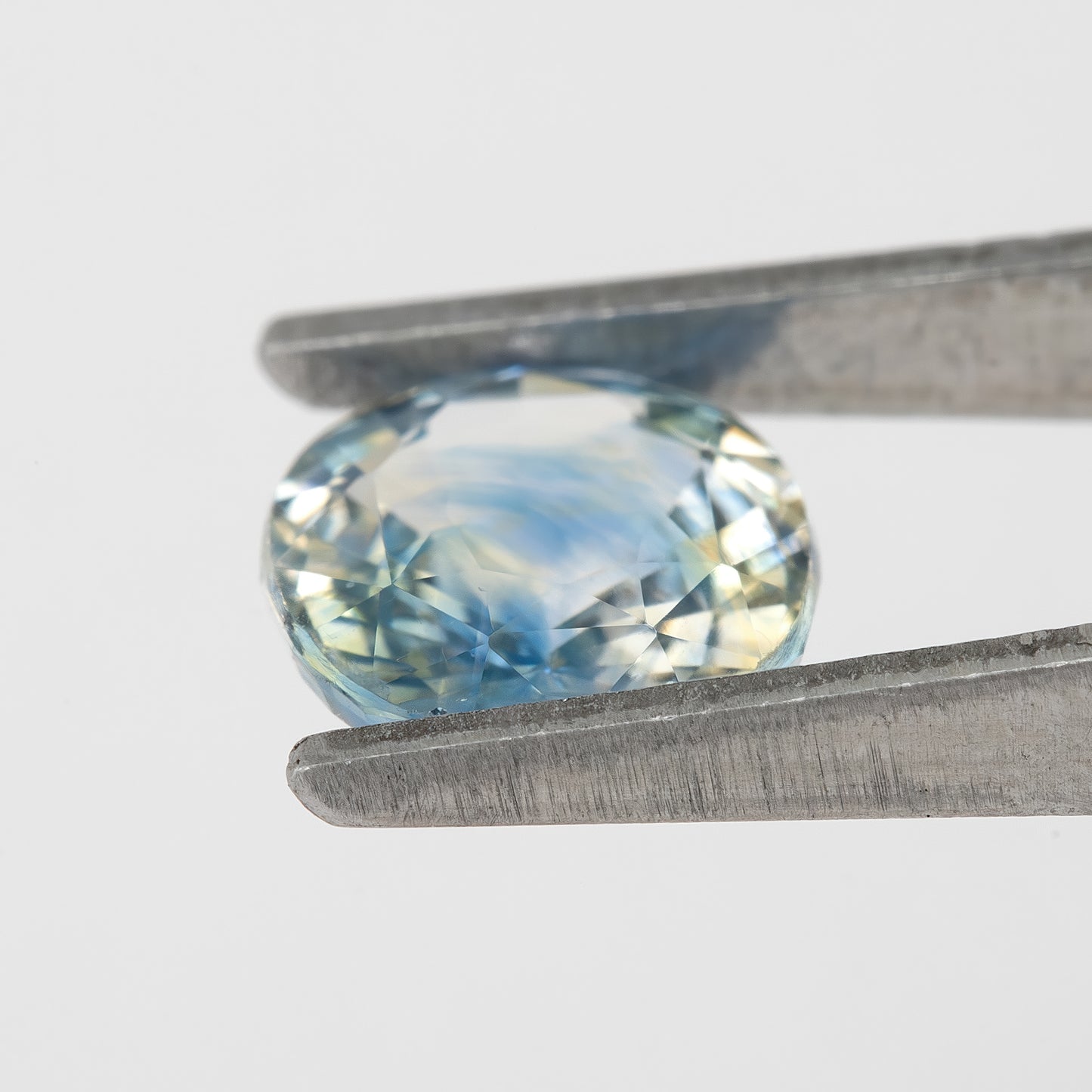 Bicolor – Blue & Soft Golden Yellow Sapphire 1.87 Ct | Oval Cut Untreated Eye Clean Ceylon Gemstone | Loose Stone for Fine Jewelry or Ring Design
