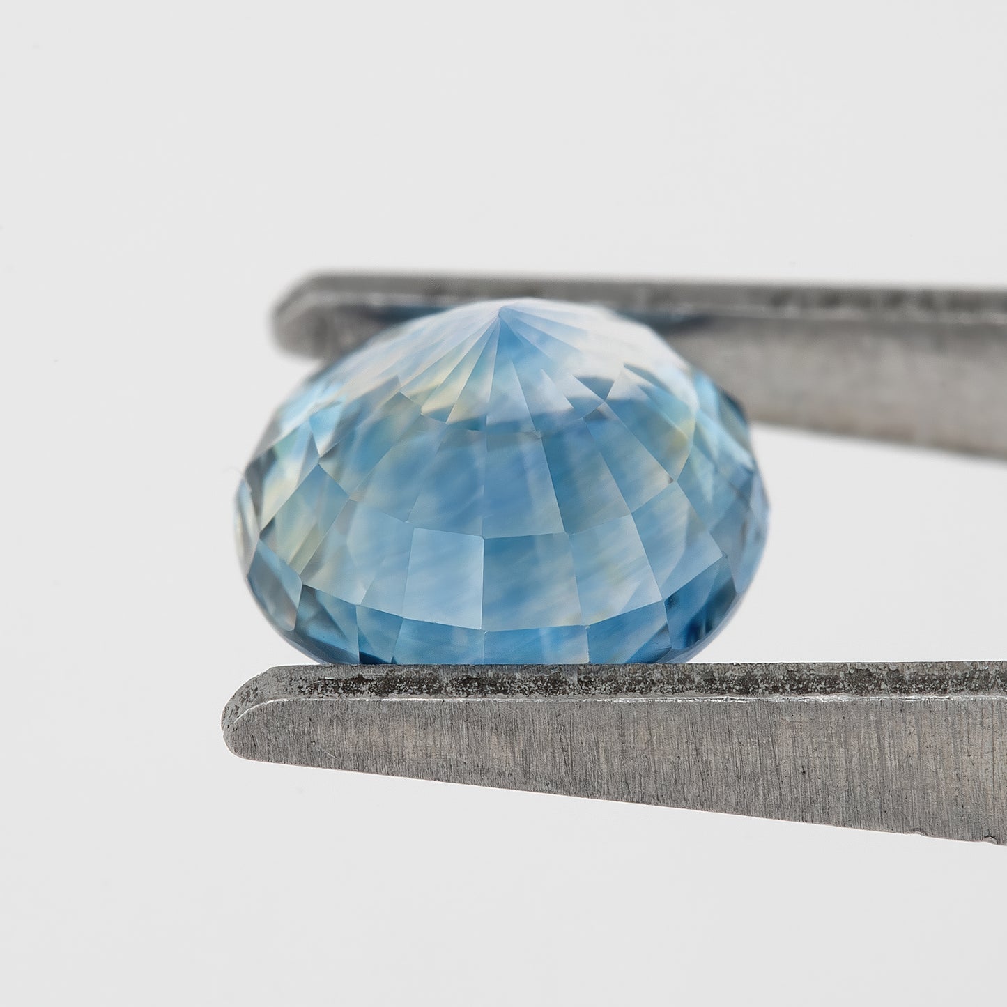 Bicolor – Blue & Soft Golden Yellow Sapphire 1.87 Ct | Oval Cut Untreated Eye Clean Ceylon Gemstone | Loose Stone for Fine Jewelry or Ring Design