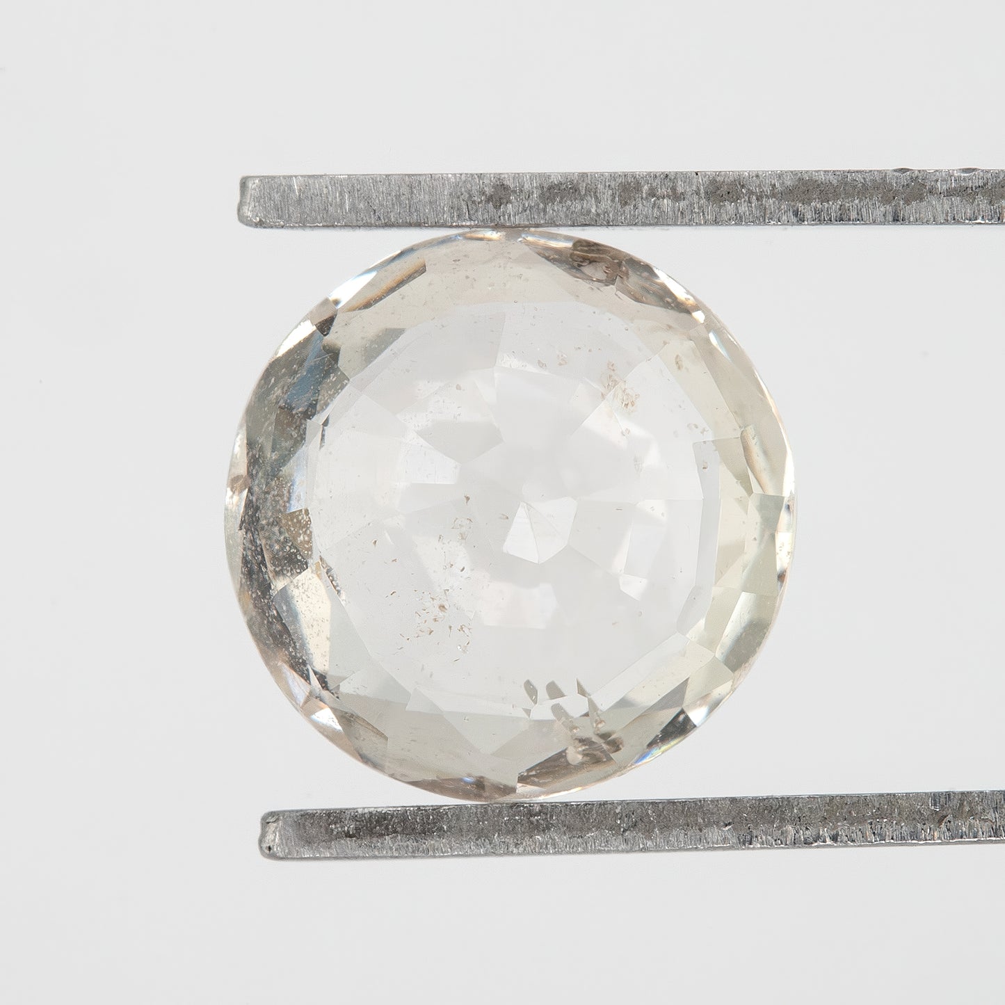 Champagne White Oval Sapphire | 1.91 Ct Heated Natural Gemstone | Elegant Earth-Tone Sapphire for Fine Jewelry & Custom Ring Designs