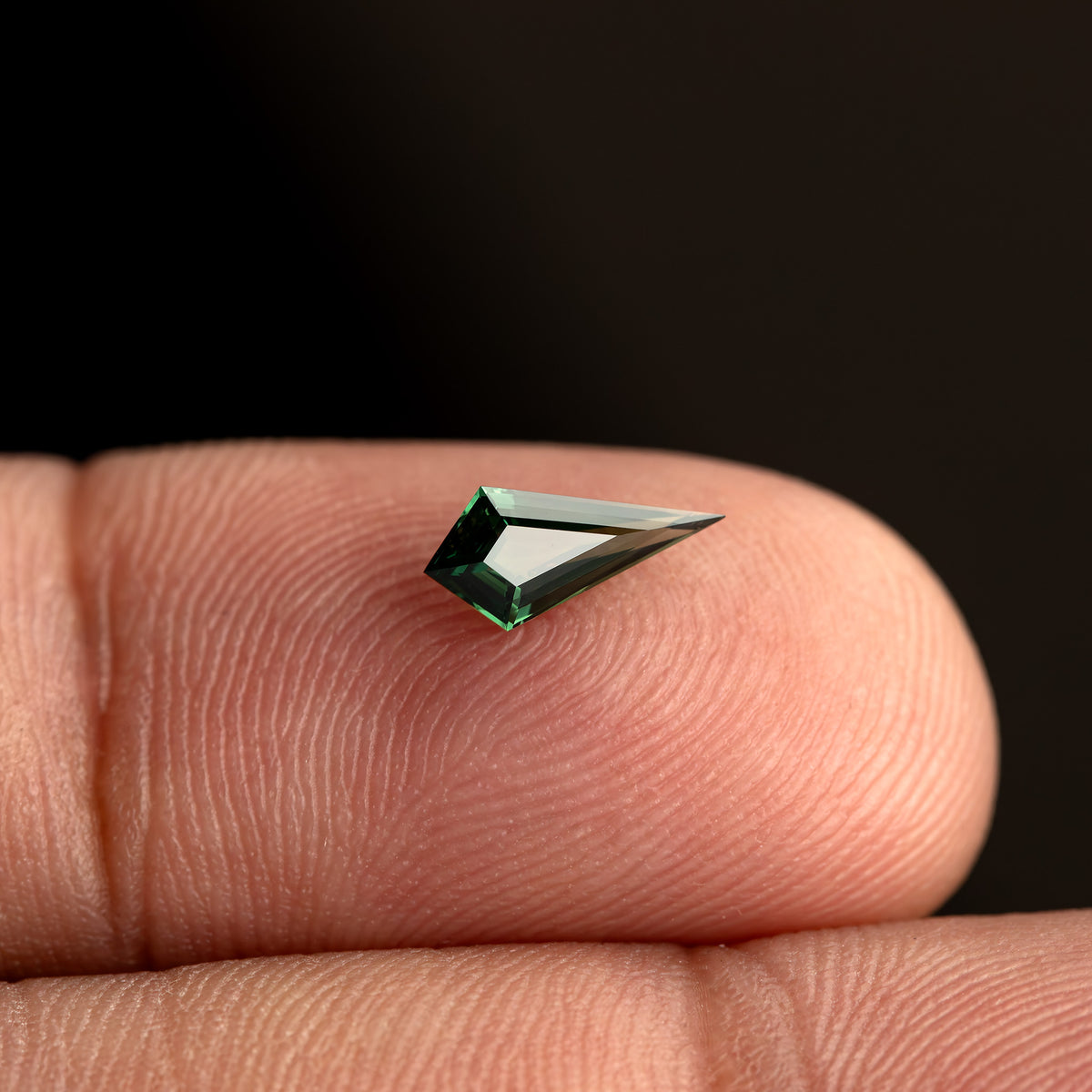 0.47 ct natural green lozenge sapphire, stone view 19, SKU BNS164