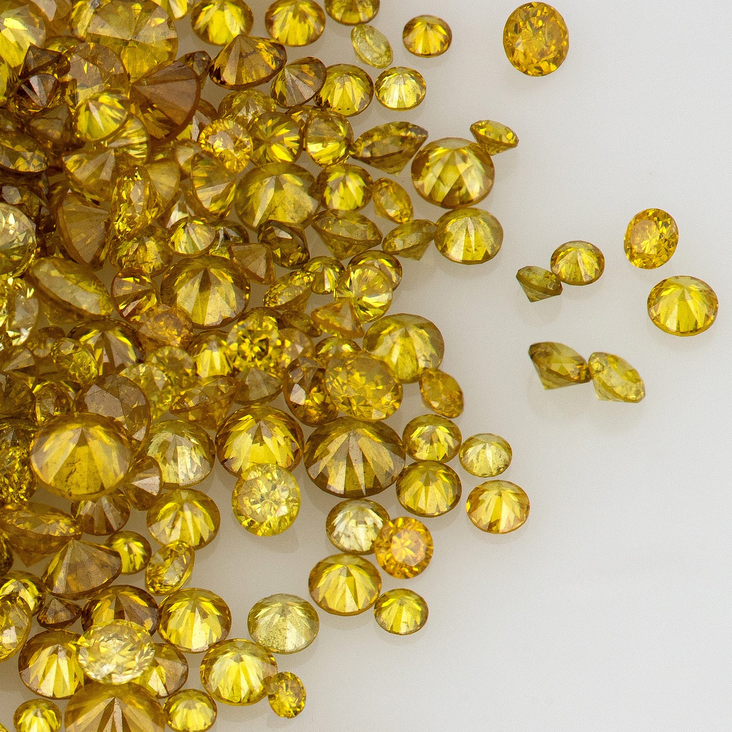 Fancy Greenish Canary | Canary Diamonds 0.25ct | Mix Scoop | Fancy Vivid Greenish Yellow | Untreated Natural Diamonds | Round | Melee | Accents | Canary Yellow