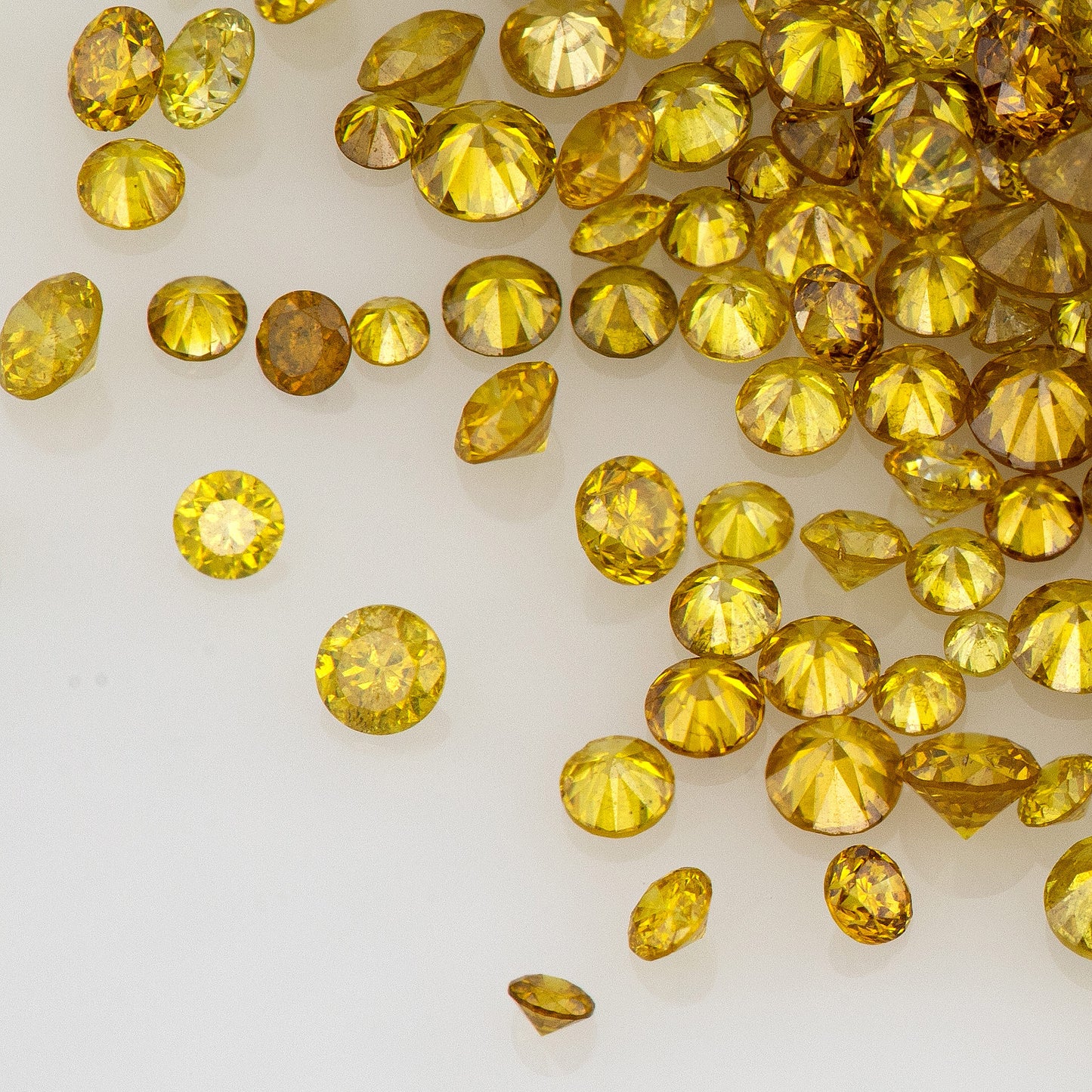 Fancy Greenish Canary | Canary Diamonds 0.25ct | Mix Scoop | Fancy Vivid Greenish Yellow | Untreated Natural Diamonds | Round | Melee | Accents | Canary Yellow