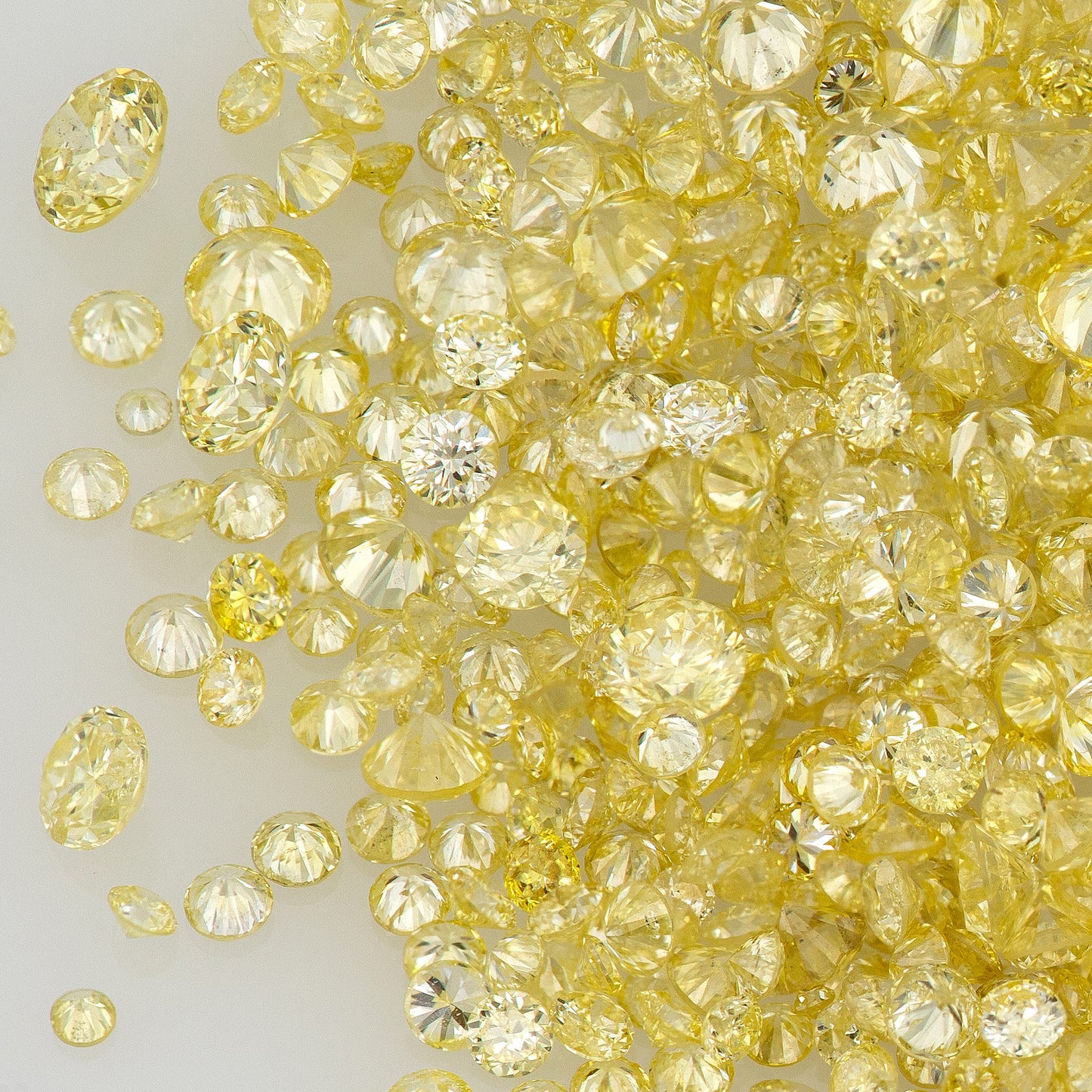 Fancy Yellow | Cape Diamonds 0.25ct | Mix Scoop | Fancy Yellow | Untreated Natural Diamonds | Round | Melee | Accents | Cape Color Diamonds