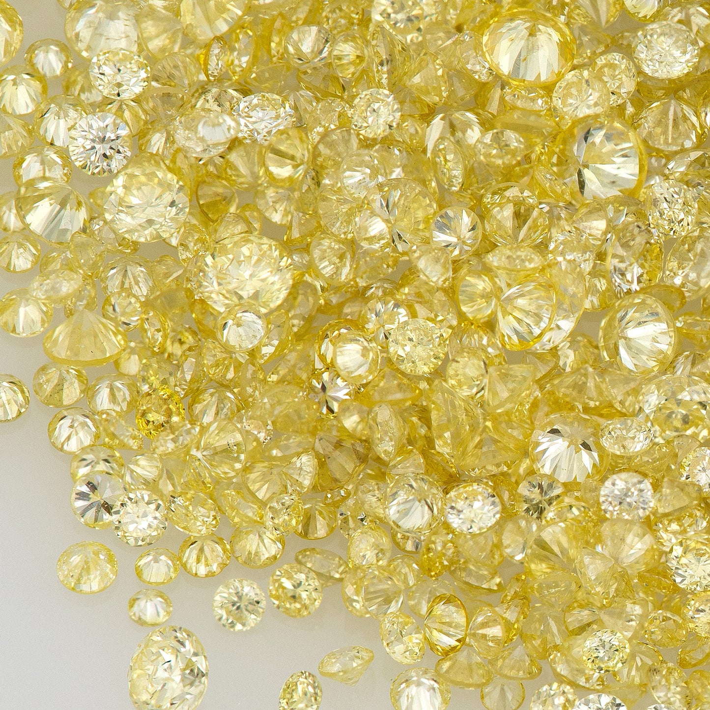 Fancy Yellow | Cape Diamonds 0.25ct | Mix Scoop | Fancy Yellow | Untreated Natural Diamonds | Round | Melee | Accents | Cape Color Diamonds