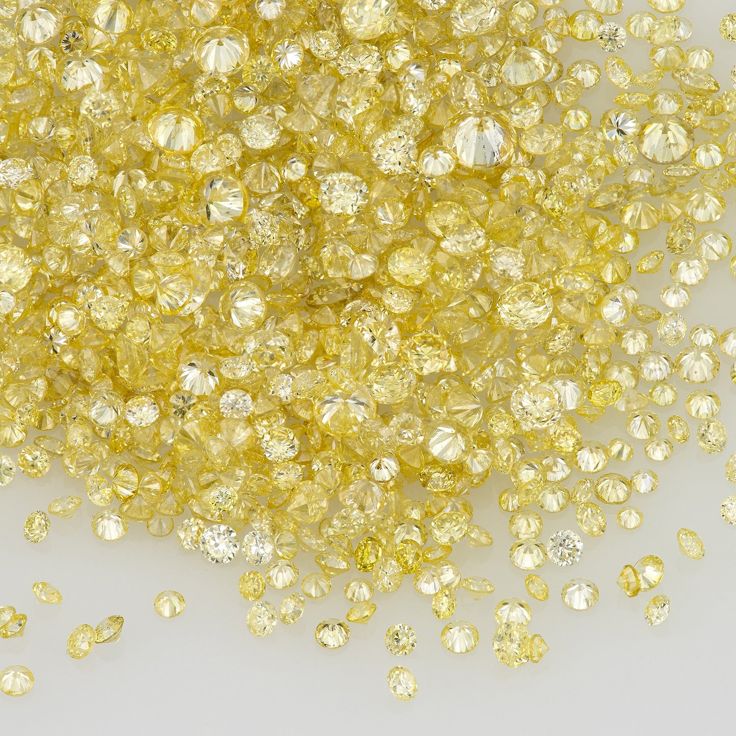Fancy Yellow | Cape Diamonds 0.25ct | Mix Scoop | Fancy Yellow | Untreated Natural Diamonds | Round | Melee | Accents | Cape Color Diamonds