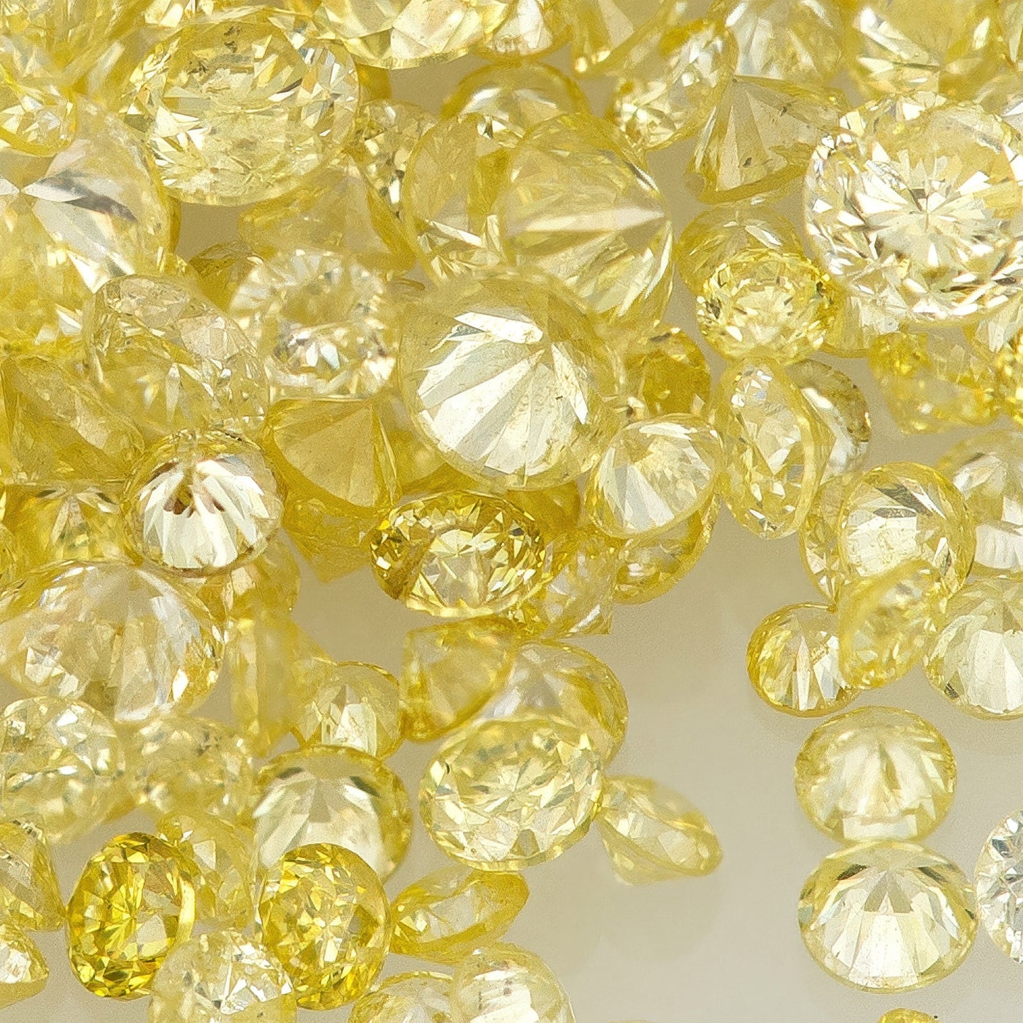 Fancy Yellow | Cape Diamonds 0.25ct | Mix Scoop | Fancy Yellow | Untreated Natural Diamonds | Round | Melee | Accents | Cape Color Diamonds