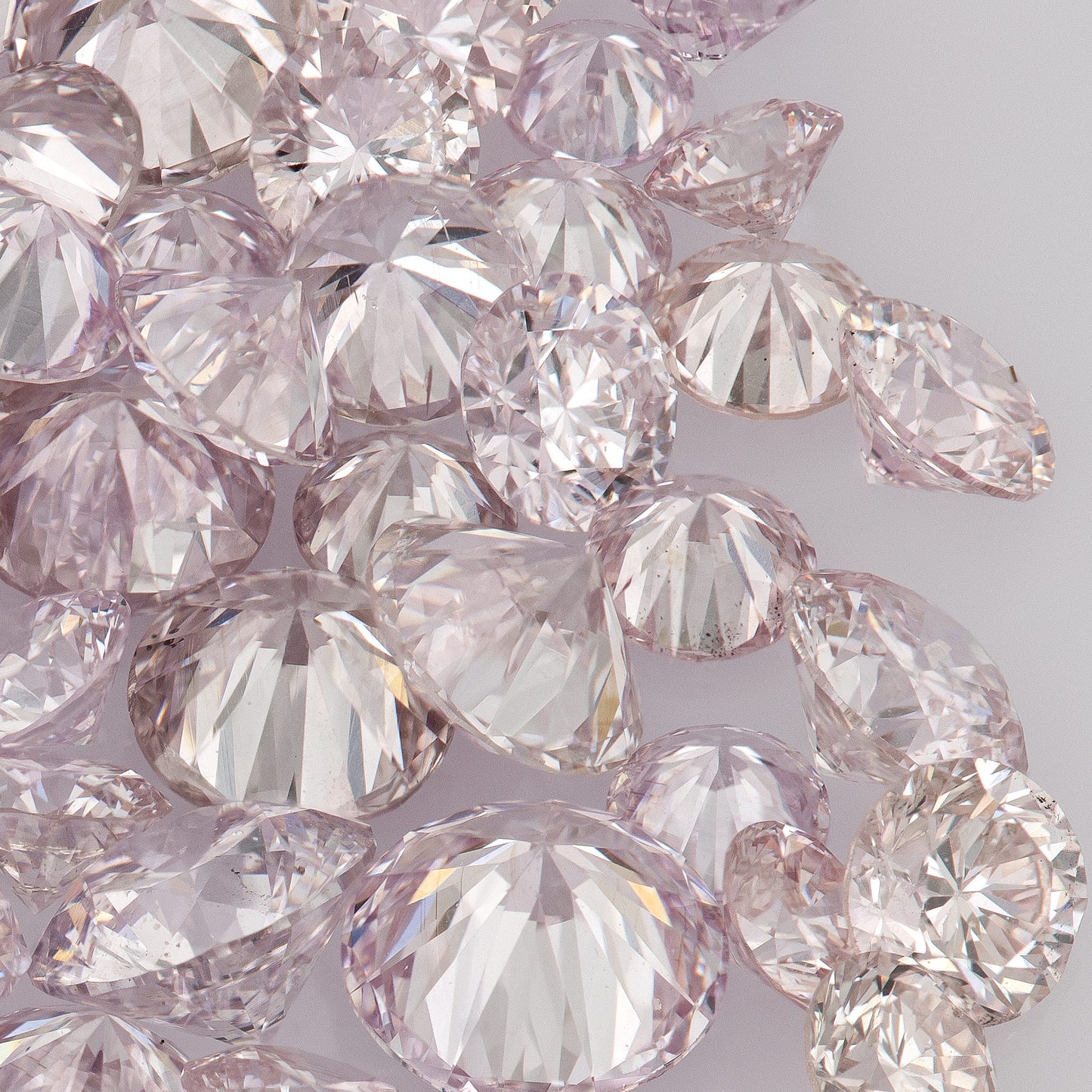 Light Purplish Pink (8-9PP/PR) | Argyle Purplish Pink Diamonds | Pink Untreated Natural Diamonds | Round | Melee | Accents | Cape Yellow