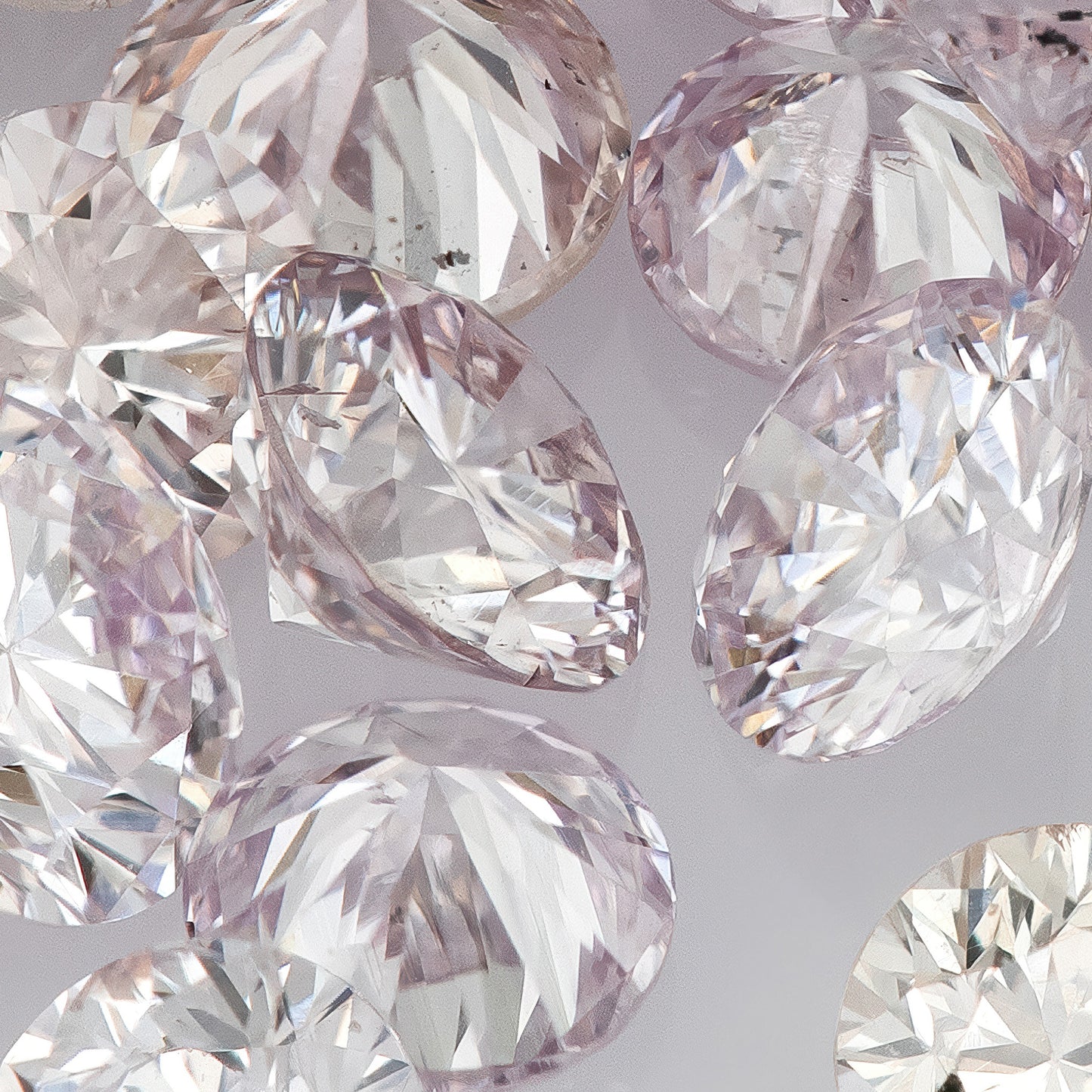 Light Purplish Pink (8-9PP/PR) | Argyle Purplish Pink Diamonds | Pink Untreated Natural Diamonds | Round | Melee | Accents | Cape Yellow