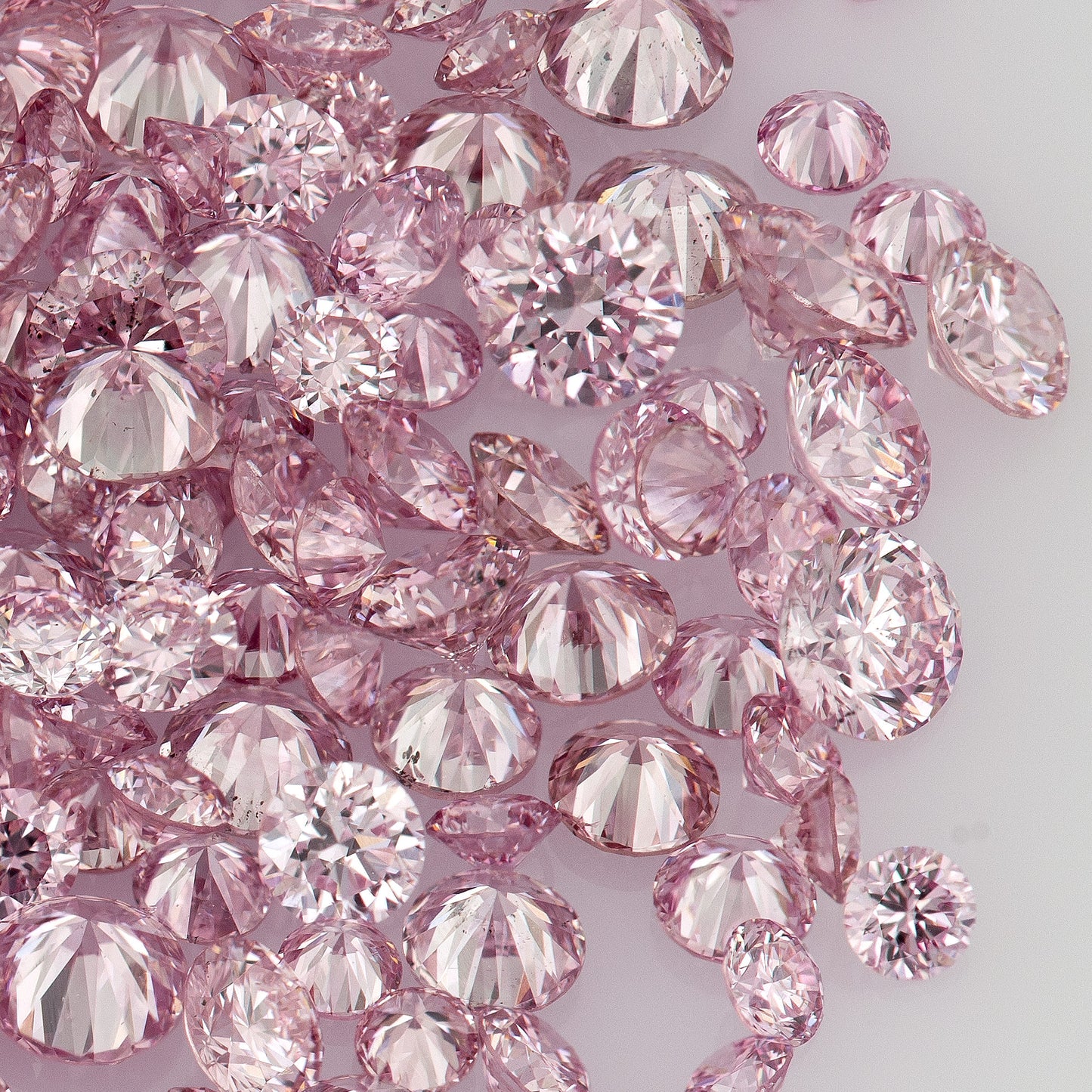 Fancy Vivid Purplish Pink 4PP | Argyle Purple Pink Diamonds Select | Vivid Pink Diamonds | Untreated Natural Pink Diamond Round | Melee | Accents | Argyle