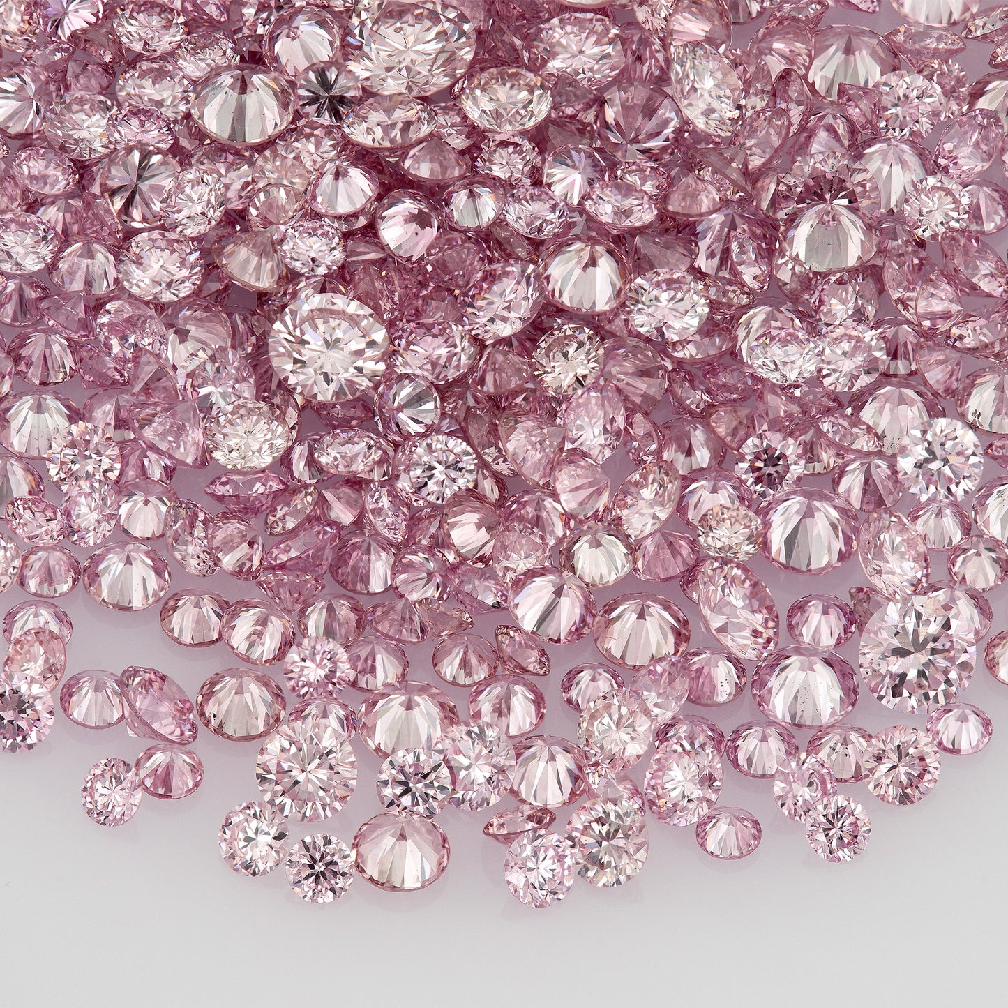 Fancy Vivid Purplish Pink 4PP | Argyle Purple Pink Diamonds Select | Vivid Pink Diamonds | Untreated Natural Pink Diamond Round | Melee | Accents | Argyle