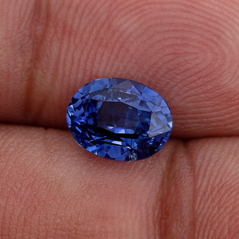 2.11 ct. Natural Blue Sapphire Oval Ceylon Sri Lanka Heated