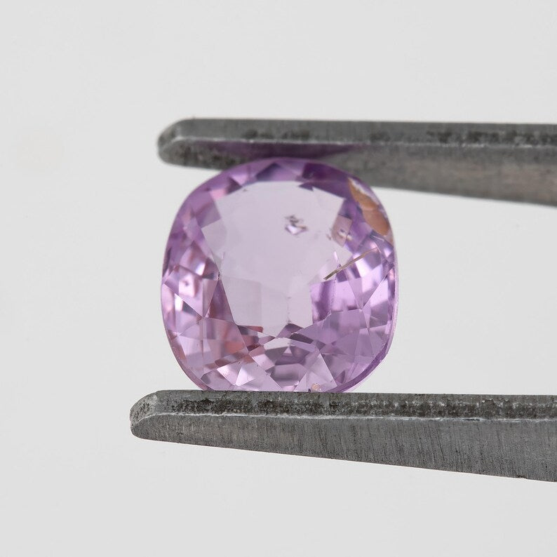 Lavender Pink Sapphire 1.04ct | Oval Cut Natural Gemstone | African Origin | Ideal for Ring, Pendant, or Custom Jewelry