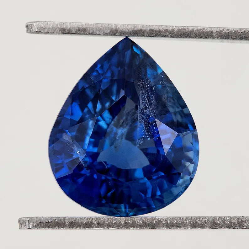 3.57 ct. Natural Blue Sapphire Pear Ceylon Sri Lanka Heated