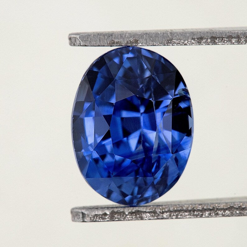 2.11 ct. Natural Blue Sapphire Oval Ceylon Sri Lanka Heated