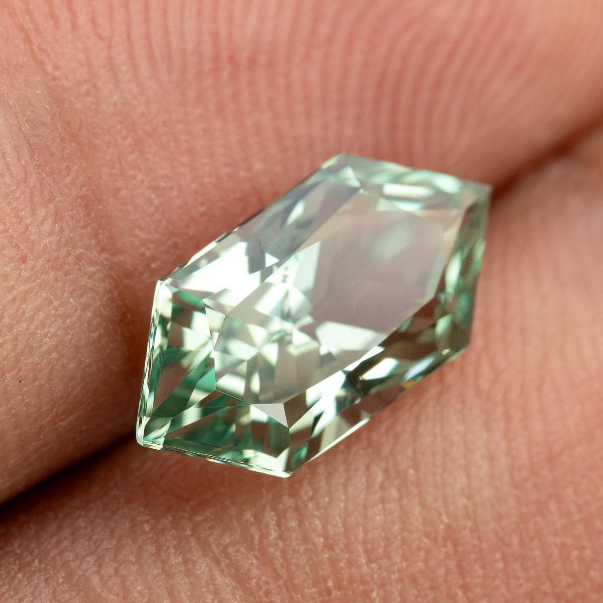 Lab-grown sapphire BG0089 representative product view 7