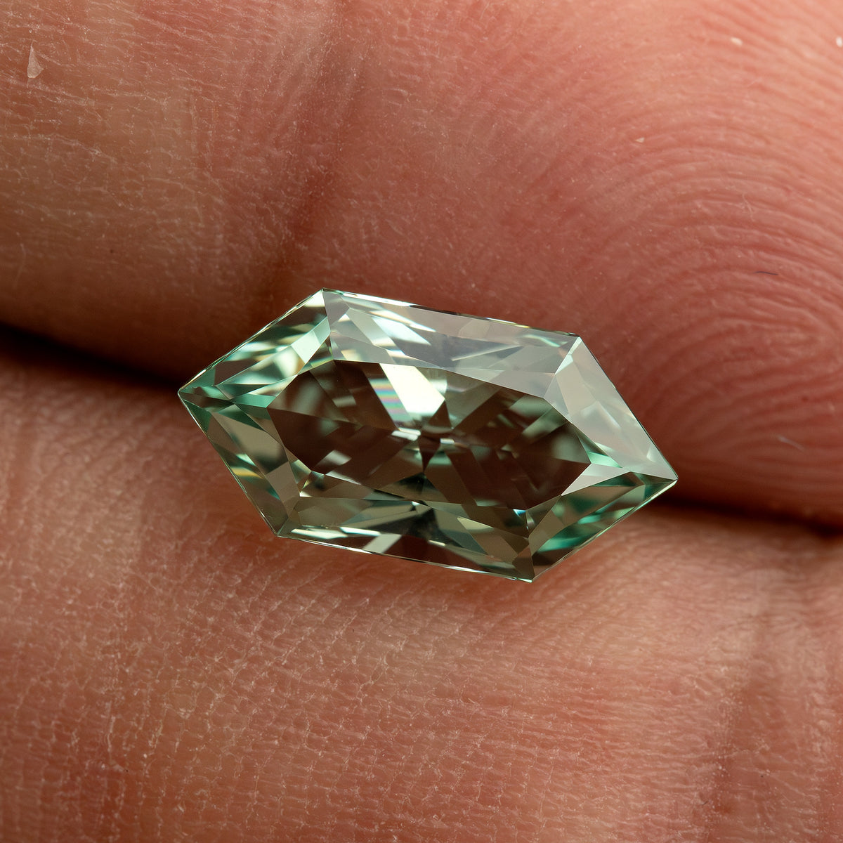 Lab-grown sapphire BG0089 representative product view 9