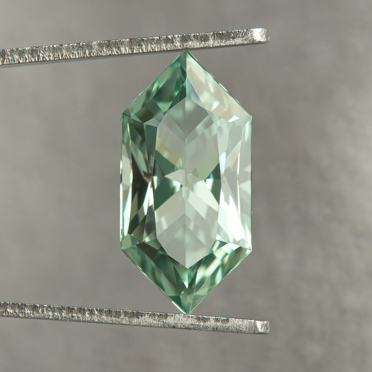 Lab-grown sapphire BG0089 representative product view 5