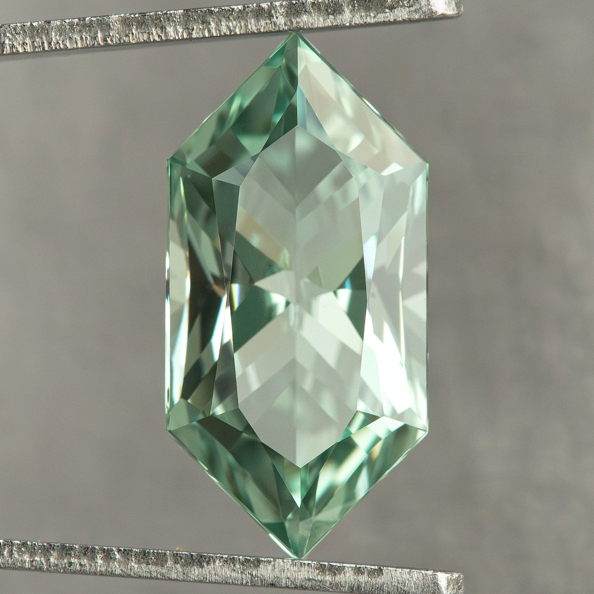 Lab-grown sapphire BG0089 representative product view 6