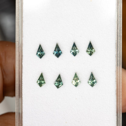 The sapphire tray held in a hand, showing the original group at realistic scale.