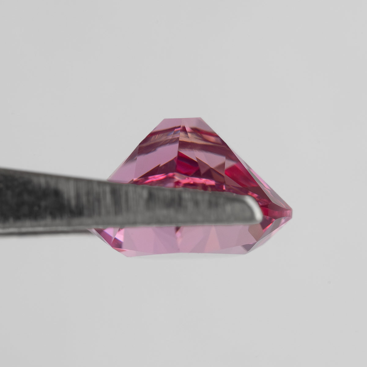 Lab-grown sapphire BLS122 representative product view 10