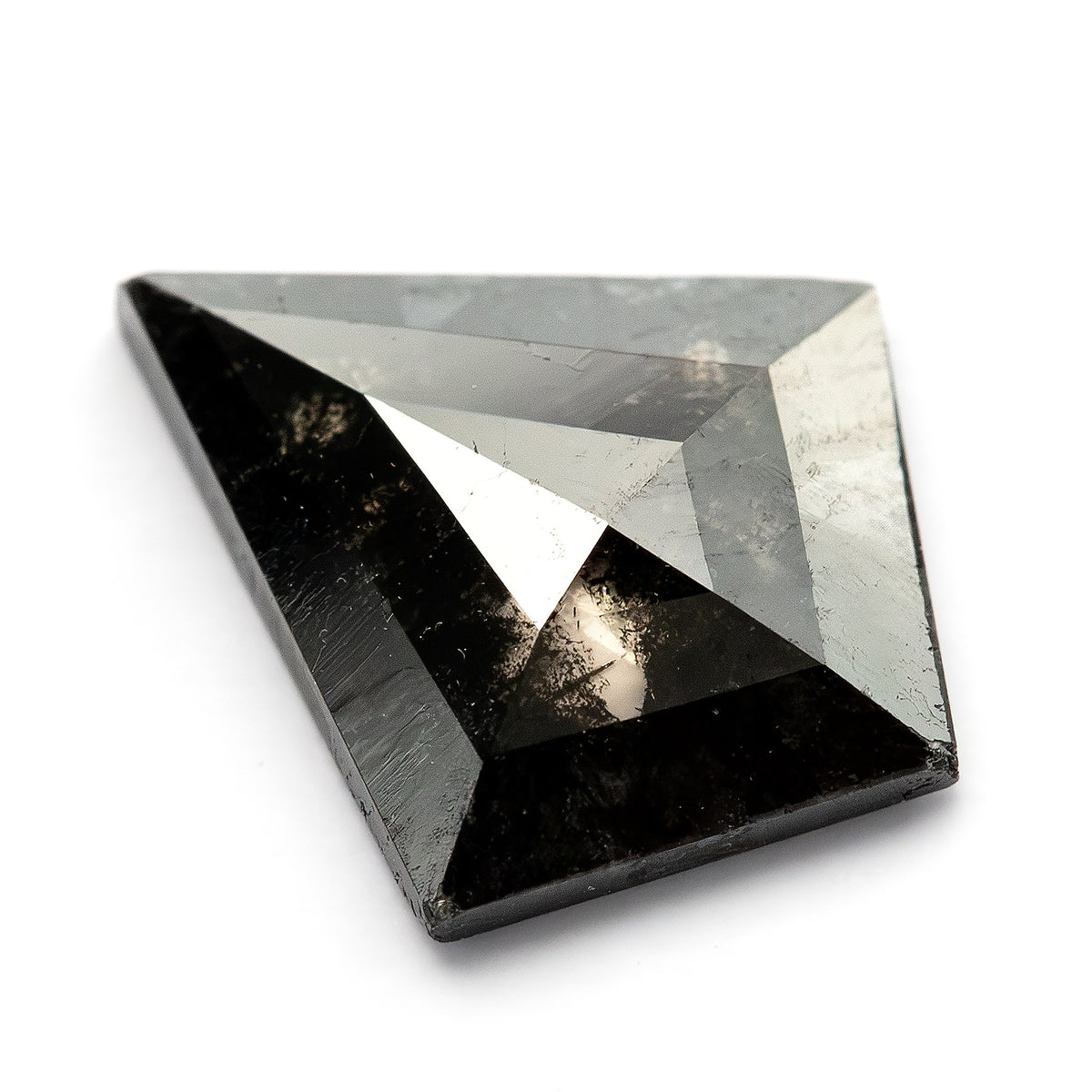 1.00 ct 天然ブラックダイヤモンド（カイトカット）、ソルト＆ペッパーの特徴、石の画像15、SKU BND155