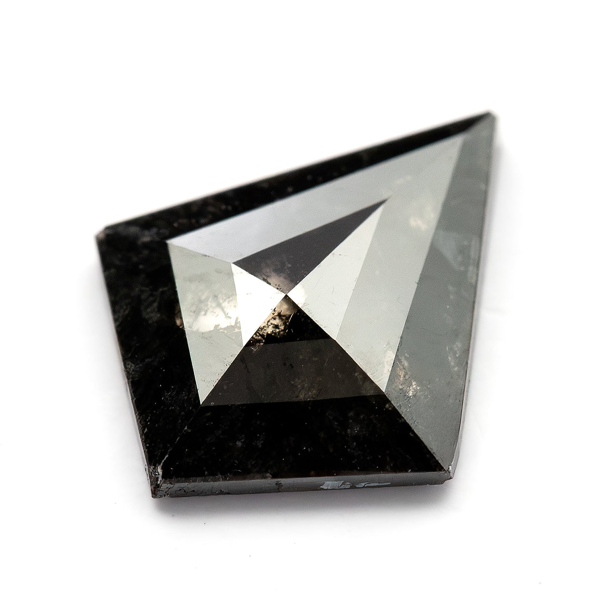 1.00 ct 天然ブラックダイヤモンド（カイトカット）、ソルト＆ペッパーの特徴、石の画像18、SKU BND155