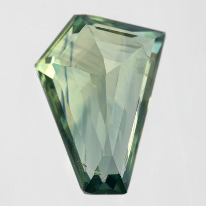 Zafiro pentagonal verde amarillento-azulado natural de 1.51 ct, vista de piedra 5, SKU BNS159