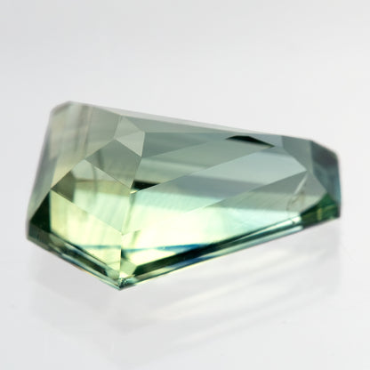 Zafiro pentagonal verde amarillento-azulado natural de 1.51 ct, vista de piedra 6, SKU BNS159