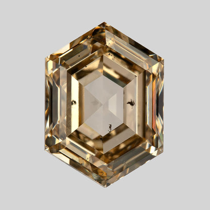 Upright face-up view showing broad step reflections. IGI-HEXA-5924-0195CT.