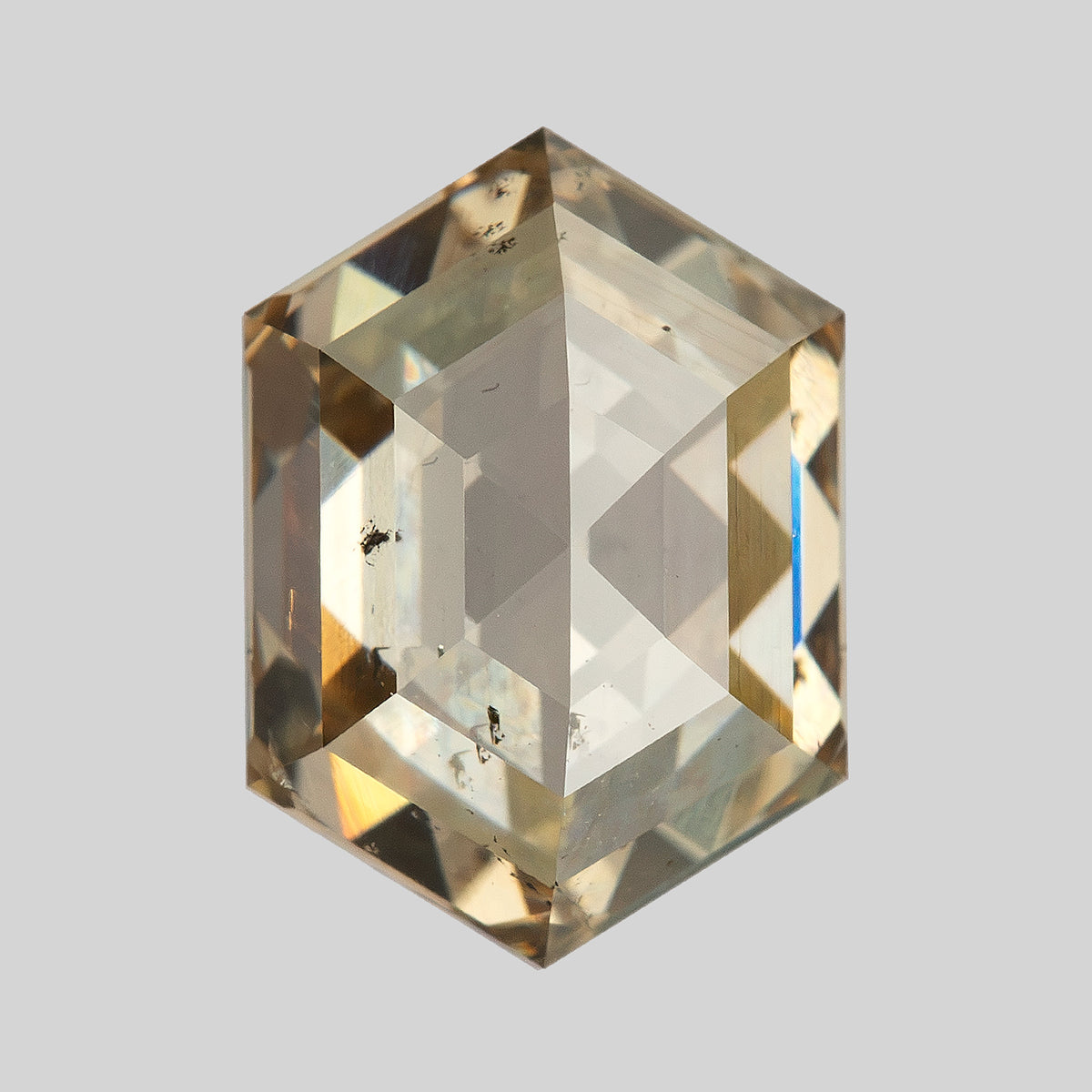 Pavilion view showing geometric underside facets. IGI-HEXA-5924-0195CT.