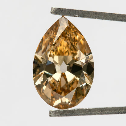 Close face-up view in tweezers, with bright and dark facets. IGI-PS-5923-0103CT.