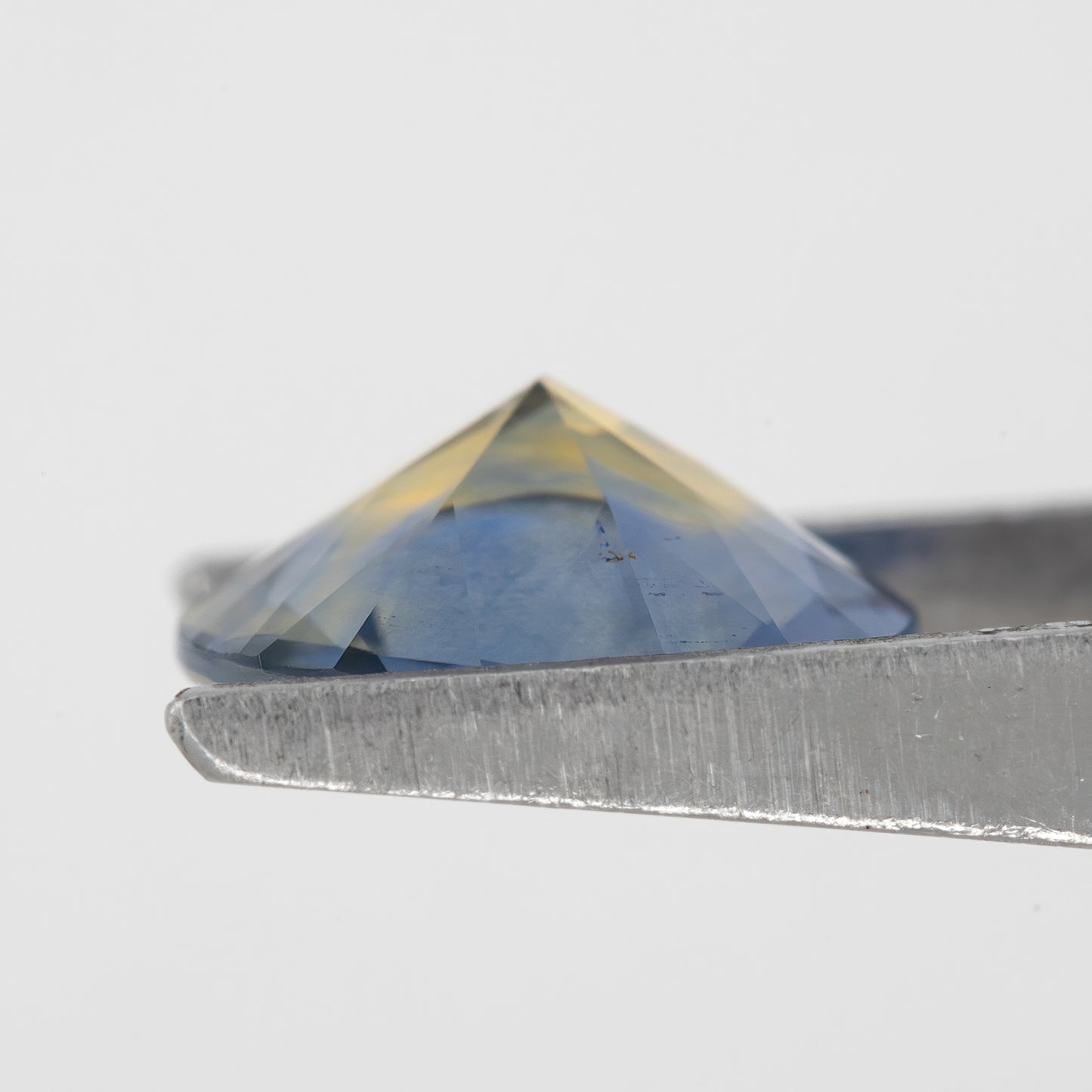 Bicolor – Blue & Yellow | 2.58 Ct Sapphire Oval Cut | Natural Heated Ceylon Gemstone | Sapphire for Ring or Pendant | Eye Clean