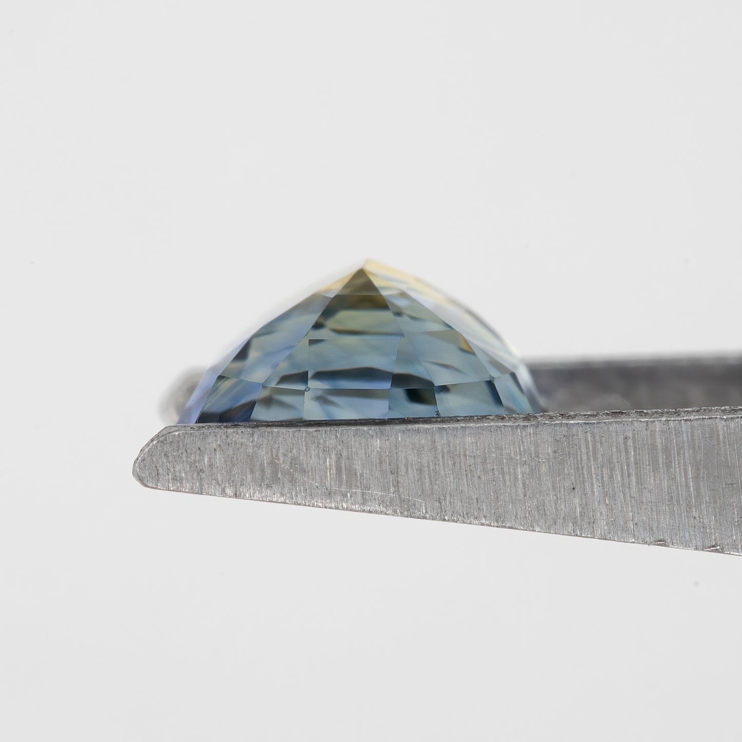 Bicolor – Blue & Yellow Sapphire 1.58 Ct | Oval Cut Untreated Ceylon Gemstone | Eye Clean Loose Stone for Fine Jewelry or Ring Design