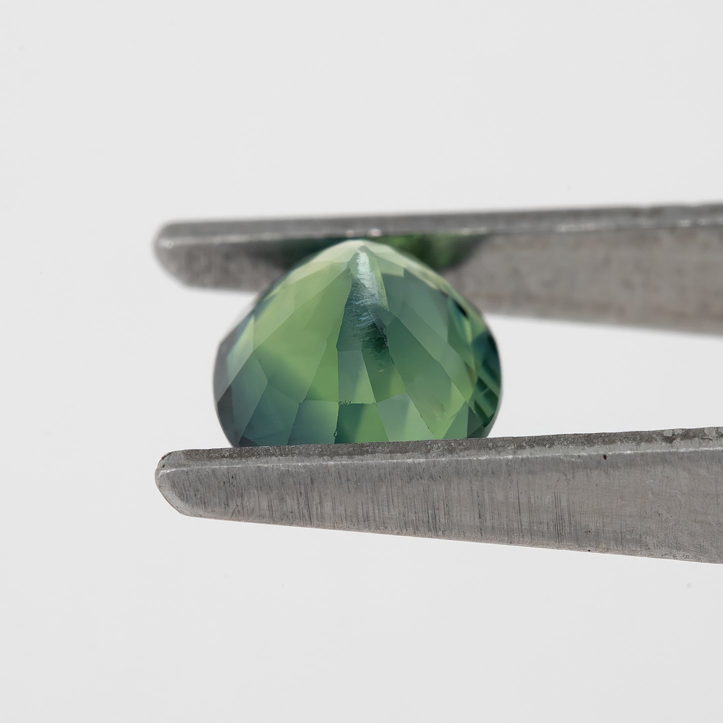 Bicolor – Deep Teal Green Sapphire 0.96 Ct | Oval Cut Untreated Eye Clean Gemstone | Natural Loose Ceylon Sapphire for Fine Jewelry Design