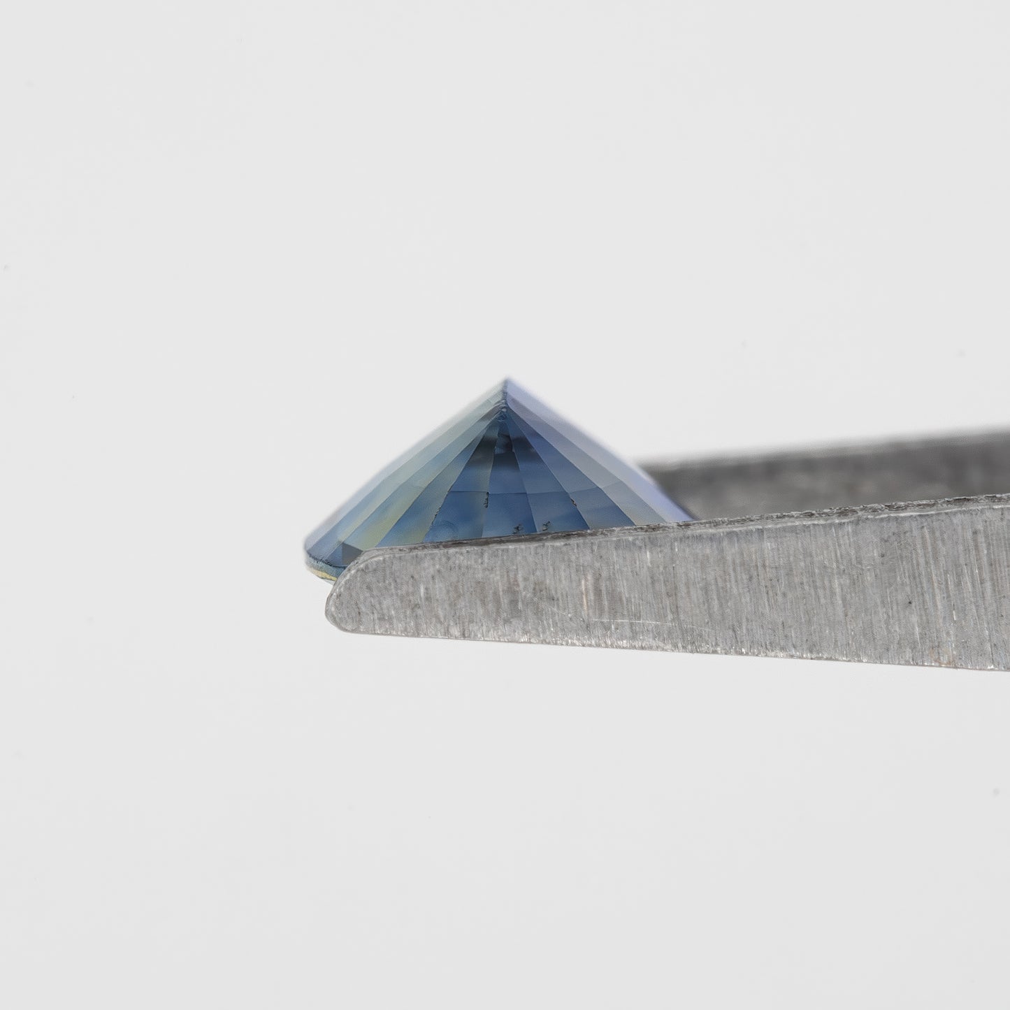 Bicolor – Blue and Champagne Yellow Sapphire 0.94 Ct | Oval Cut Untreated Natural Gemstone | Loose Ceylon Stone for Custom Jewelry Design
