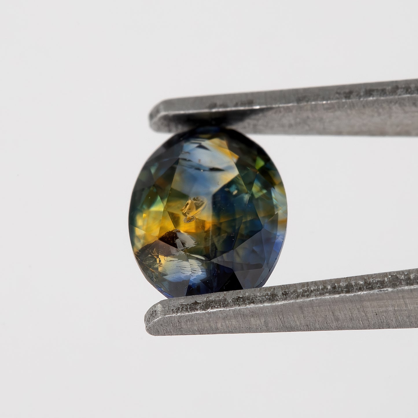 Golden Midnight Bicolor Sapphire | 0.96 Ct Natural Unheated Oval Cut | Eye Clean Loose Gemstone for Fine Custom Jewelry