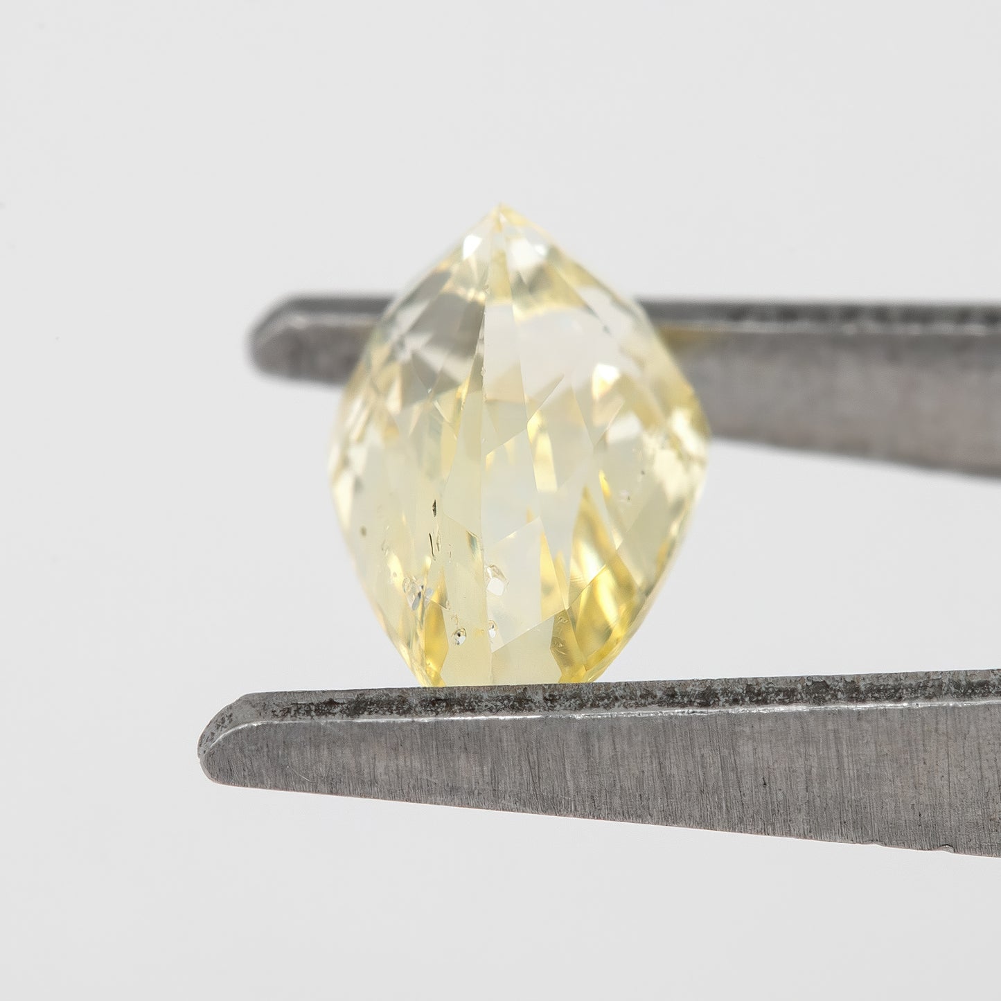 Light Lemon Yellow Sapphire | 1.55 Carat Pear Cut Heated Sapphire | Natural Pastel Yellow Gemstone for Engagement Rings, Pendants & Fine Jewelry
