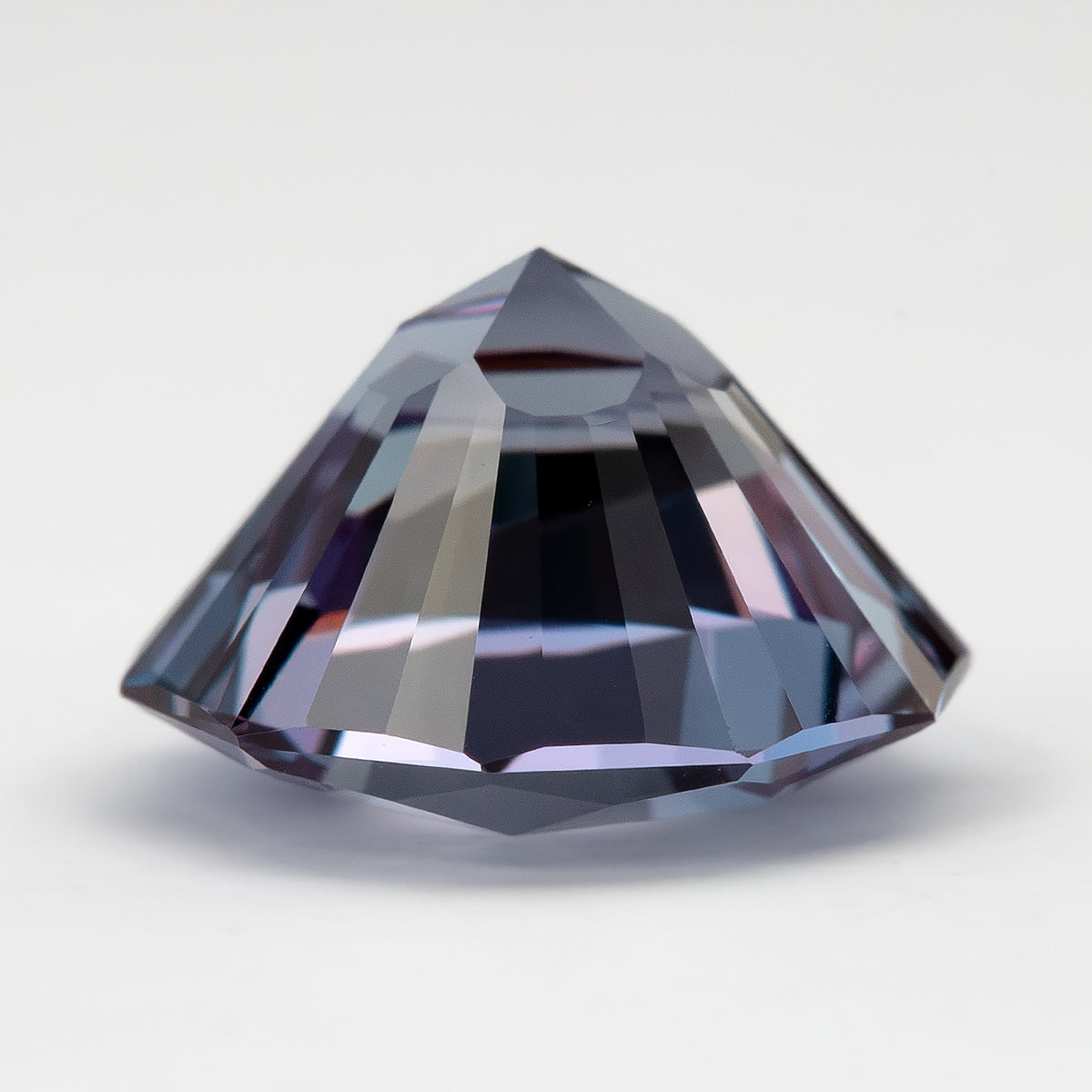 8 mm Sakura Cut Lab-Grown Color-Change Sapphire, GFCO Report, product photograph 8, i view.
