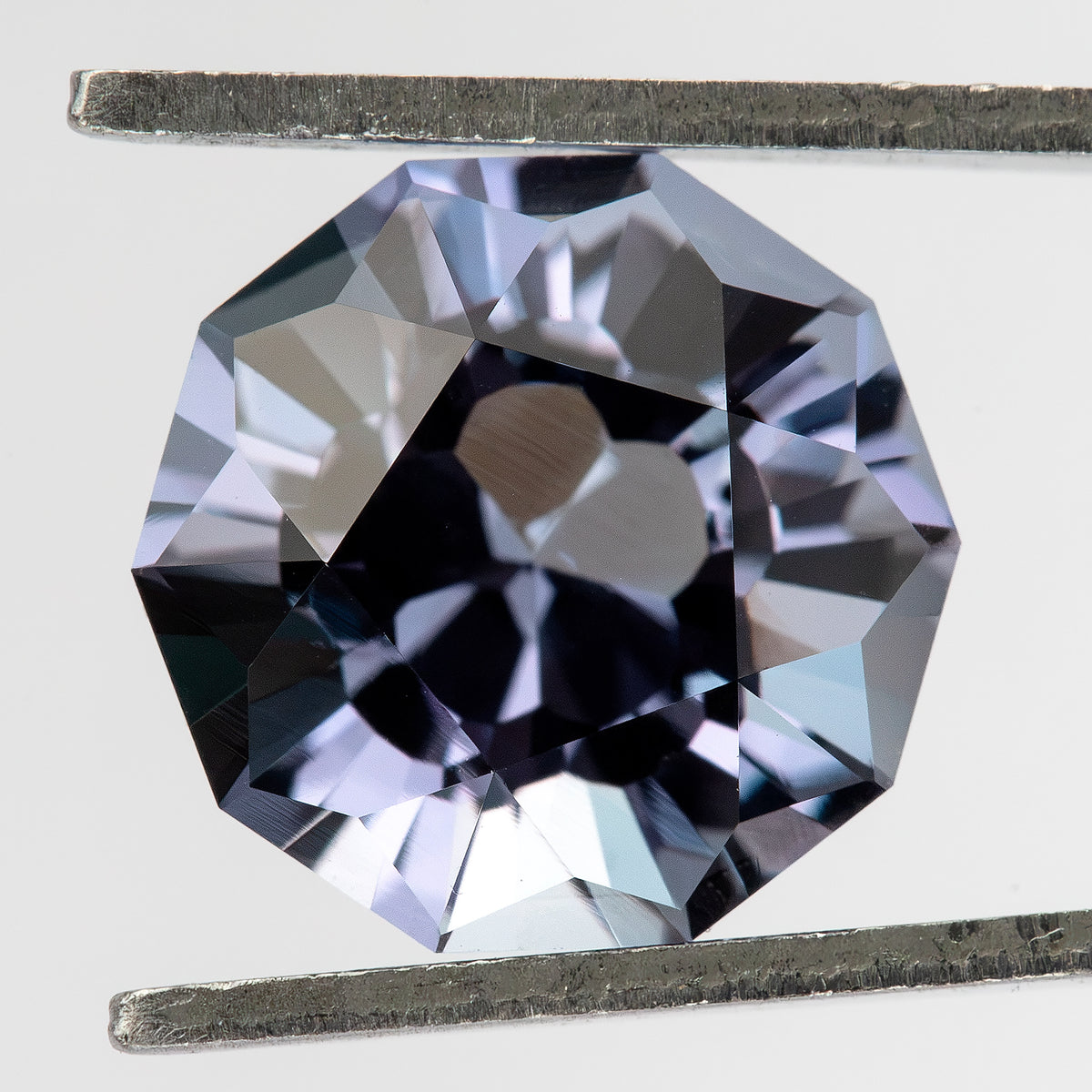8 mm Sakura Cut Lab-Grown Color-Change Sapphire, GFCO Report, product photograph 11, j view.