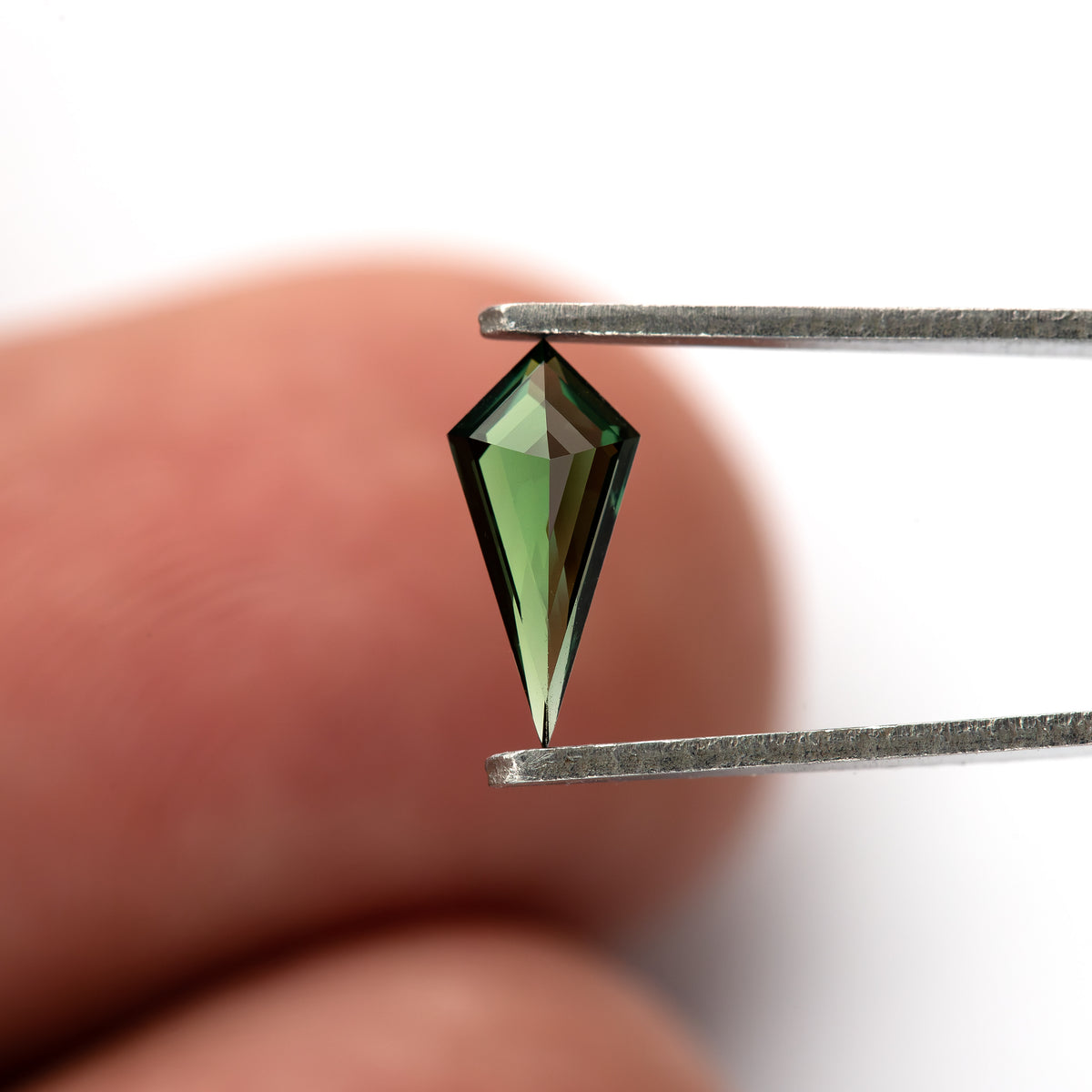 0.47 ct natural green lozenge sapphire, stone view 13, SKU BNS164