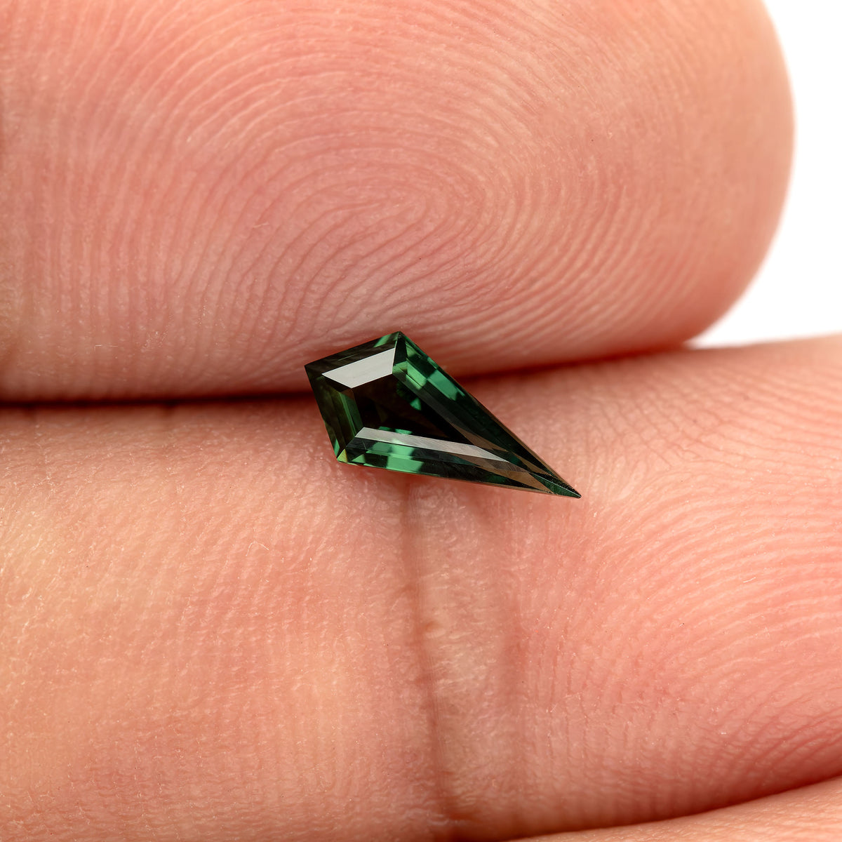 0.47 ct natural green lozenge sapphire, stone view 15, SKU BNS164