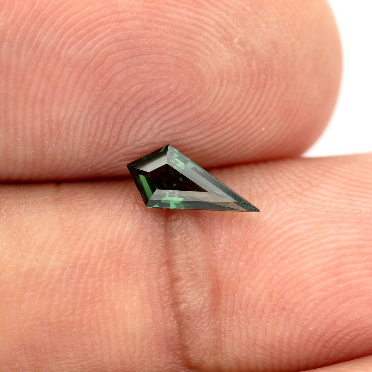 0.47 ct natural green lozenge sapphire, stone view 16, SKU BNS164