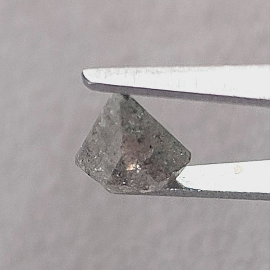 BS0031 Salt and Pepper Natural Diamond rotation and scale video