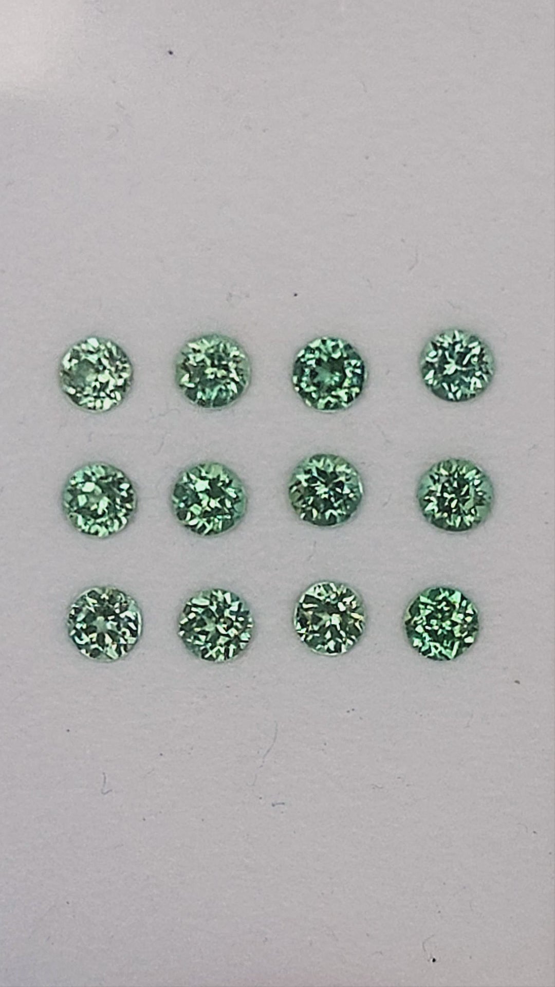 Product video 1: Mint green Lab-Grown Sapphire.
