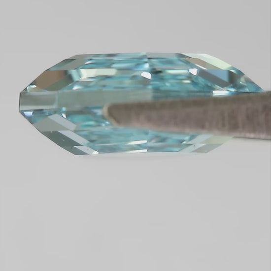 BLS134 Aquamarine Blue Lab-Grown Sapphire rotation and scale video